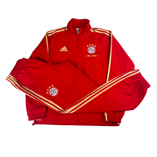 Adidas FC Bayern Tracksuit 2011 Red Size M